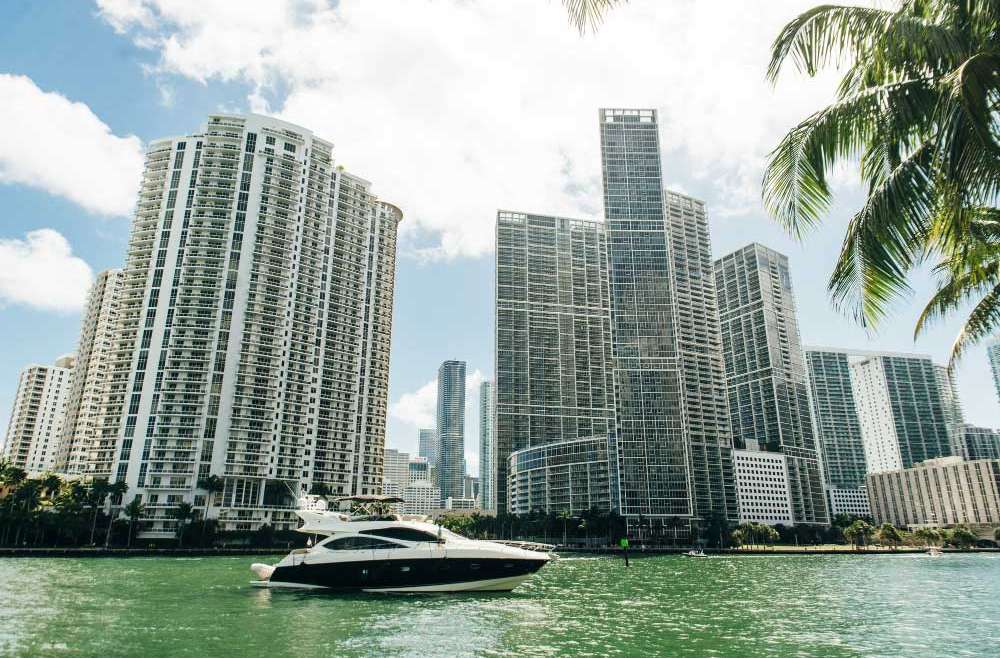 A Beginner’s Guide to Downtown Miami and Brickell Neighborhood
